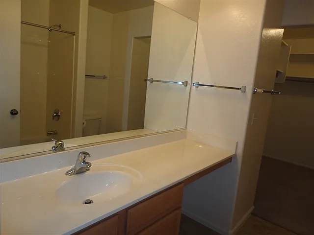 386 E Daniella Dr — Photo 11