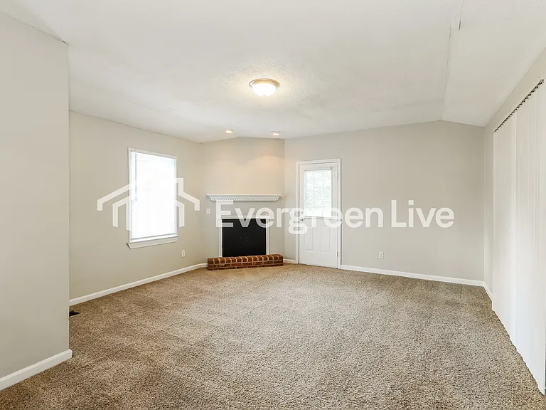 204 Belair Rd — Photo 7