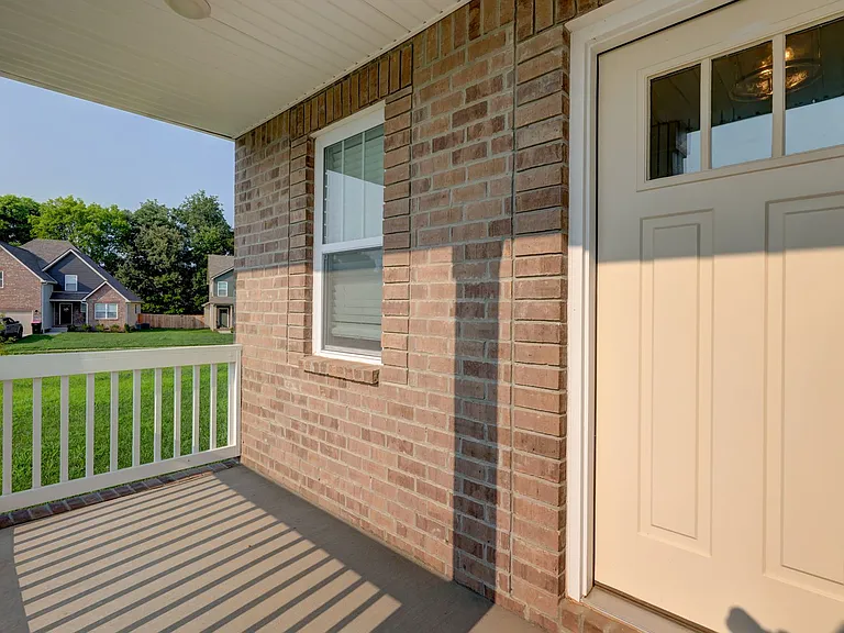 1385 Harmon Ln — Photo 2