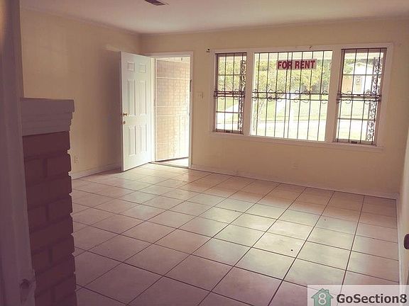 4th image of 3842 Oakcrest St