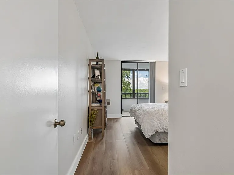 14810 Rue De Bayonne #3H — Photo 29