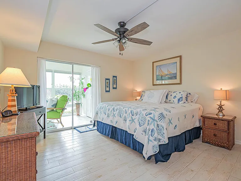 1441 Ocean Dr — Photo 16