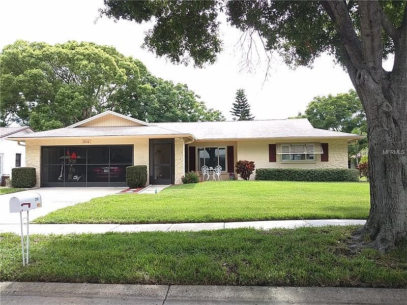 Exterior Malcolm Dr.