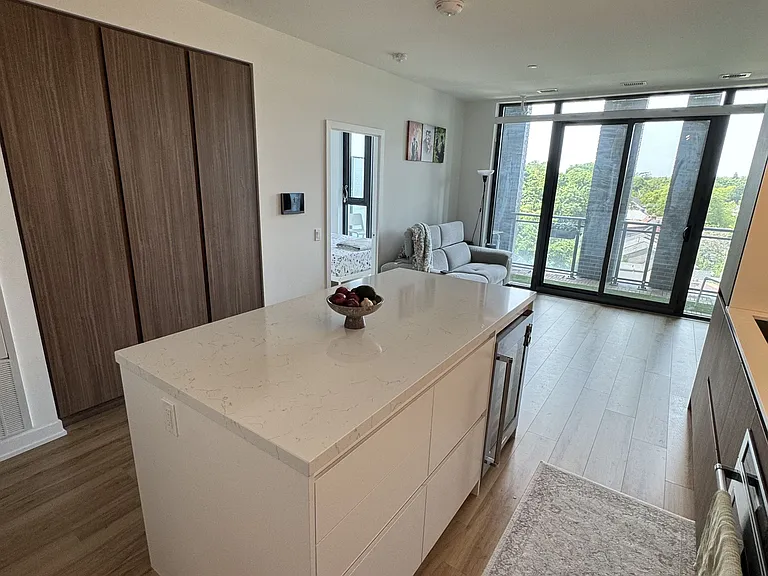 1 Hillsdale Ave E #609 — Photo 29
