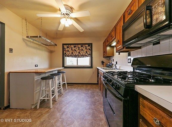 3rd image of 1 Lorraine Ave