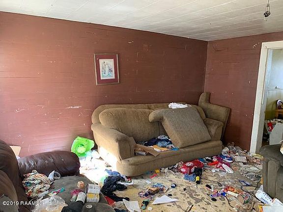 3rd image of 805 American Legion Dr