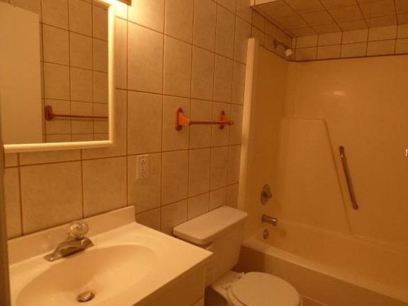 5th image of 5034 Barton Dr