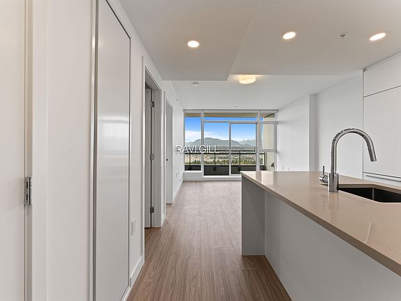 4th image of 13675 107a Ave #3009