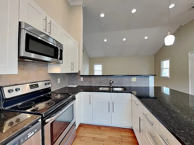 1550 New St NE #1 — Photo 6