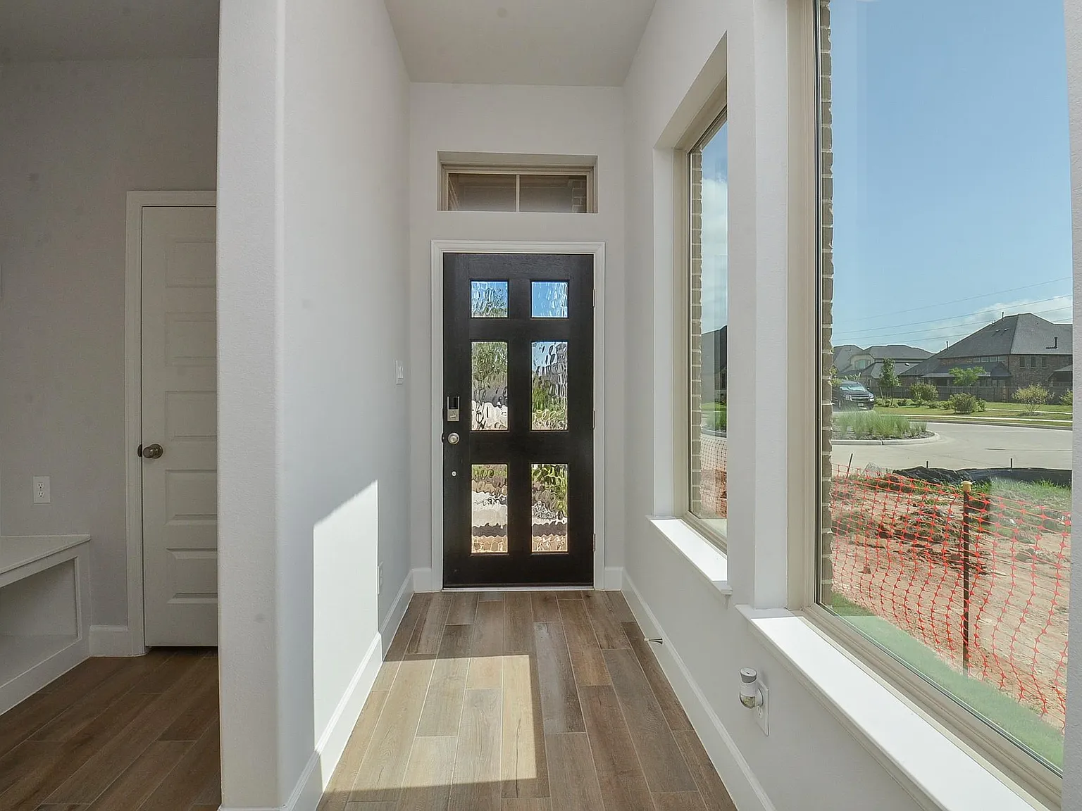 4 bed, 3.0 bath, 1736 sqft, $2,450 — Photo 4