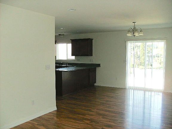 4th image of 103 E Mizzou Ct #A