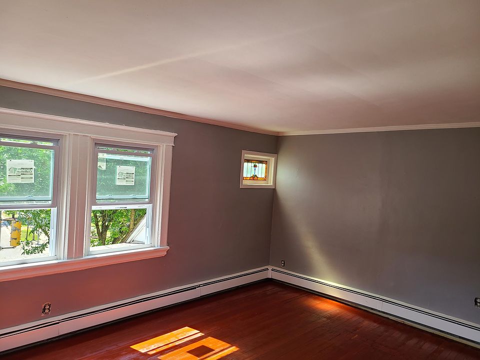1st image of 134 Hempstead Ave Unit 2