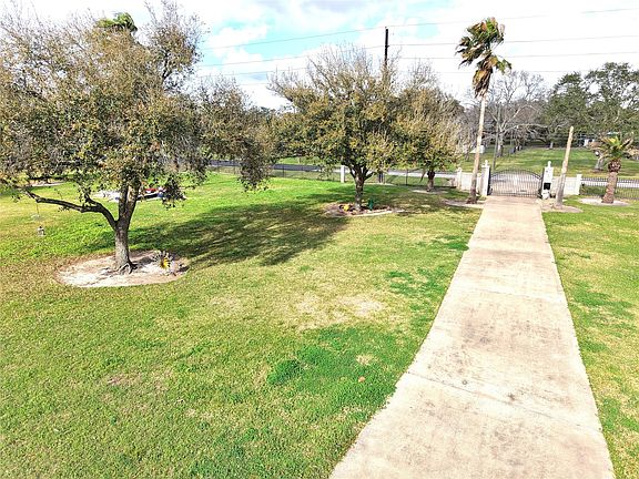 5th image of 10302 Hanselman Rd