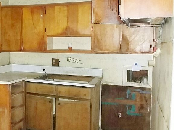 4th image of 123 Garfield St