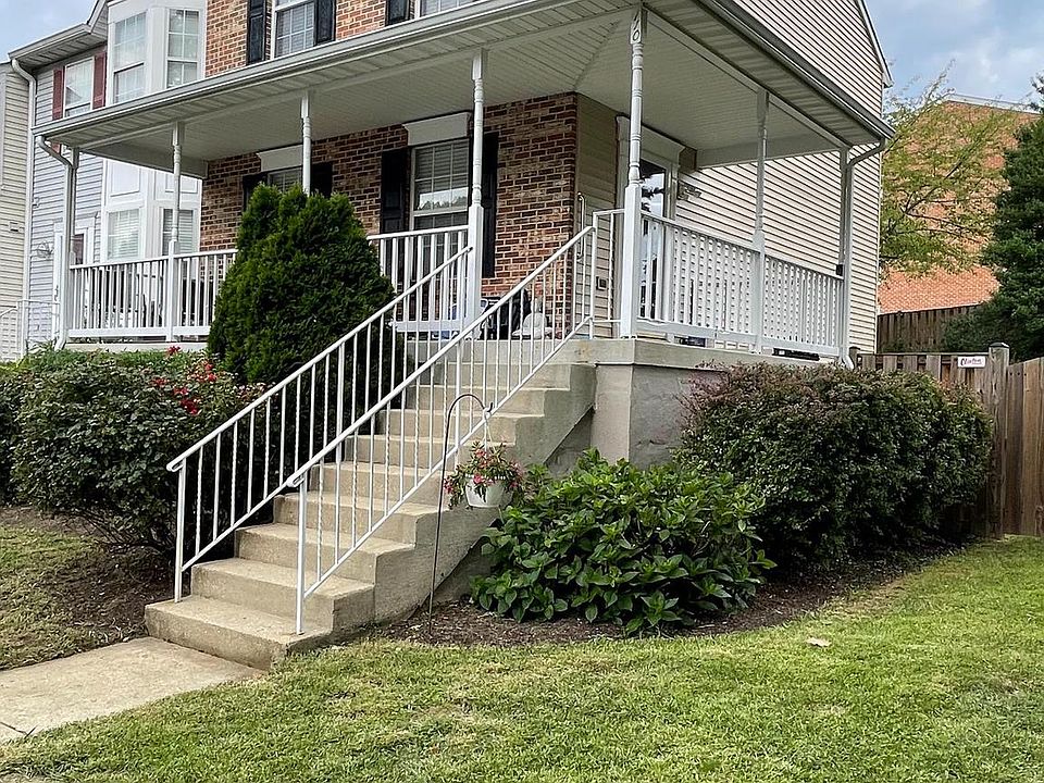 1st image of 110 Palmetto Ct