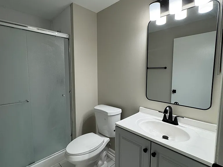 5045 N Northwest Hwy #201 — Photo 11