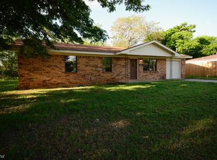715 Nevada Ave, Chickasha, OK 73018
