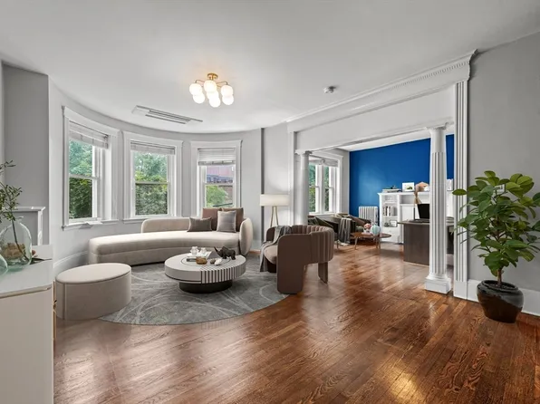 10 Fuller St #3, Brookline, MA 02446