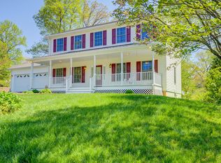 32 Crestwood Dr, Boones Mill, VA 24065