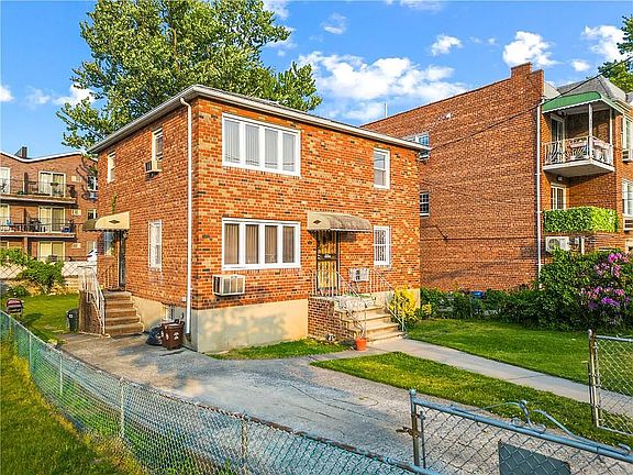 3rd image of 2675 E 26th St