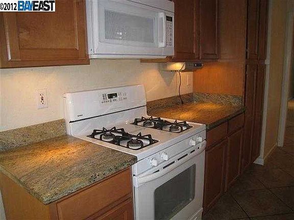 3rd image of 7959 Diana Ln