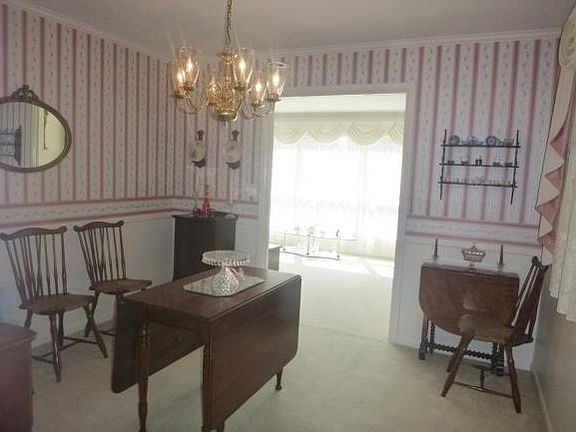 3rd image of 2109 Southcote Dr