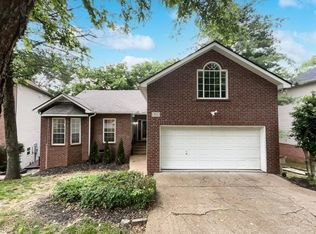 824 N Woodstone Ln #3, Nashville, TN 37211