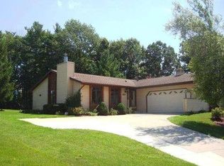 454 Westwood Dr, Sheboygan Falls, WI 53085