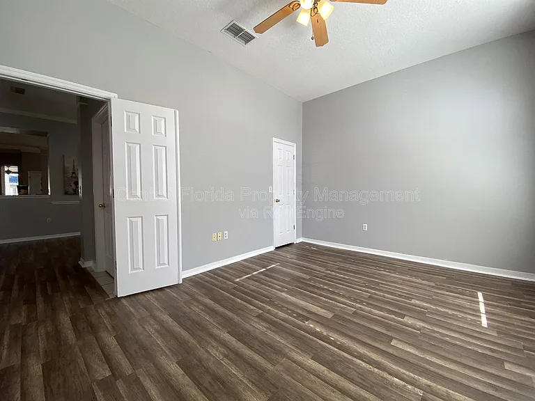 10885 Piping Rock Cir — Photo 24