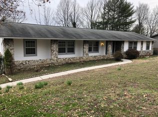 114 Greenbriar Ln, Oak Ridge, TN 37830