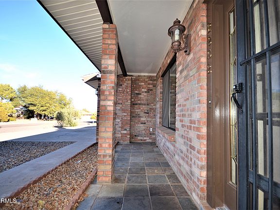 3rd image of 2902 Oakmont Dr