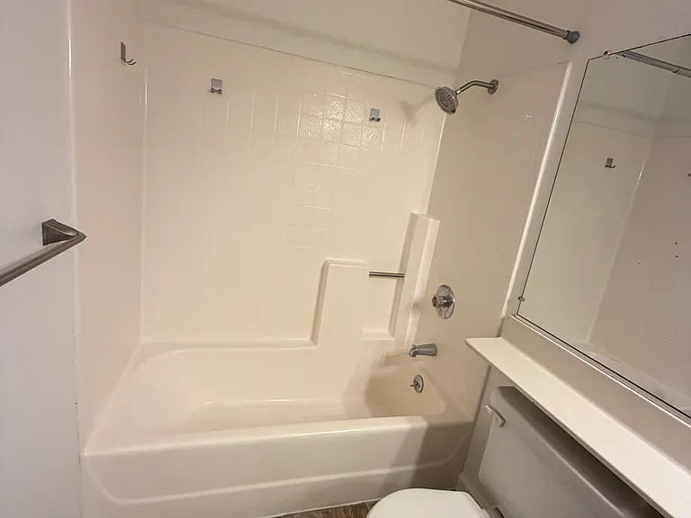 828 Bond Pl — Photo 13