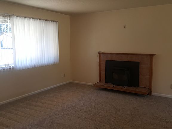 4th image of 3622 Breeze Way NW