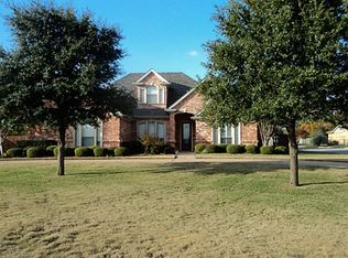 1115 Lynnwood Dr, Cleburne, TX 76033