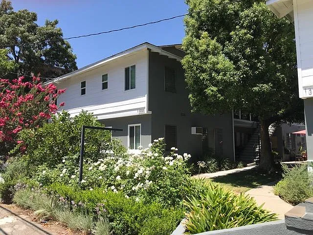 13553 Moorpark St #1 — Photo 13