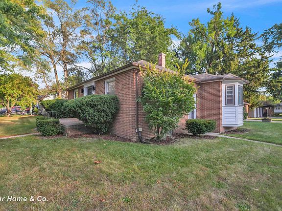 4th image of 1737 Newberry St