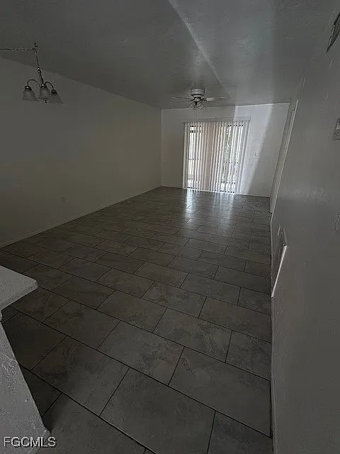 2 bed, 2.0 bath, 752 sqft, $1,300 — Photo 4
