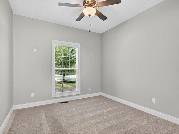 3rd image of 5653 E Creekside Ln