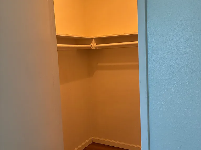 Walk in closet