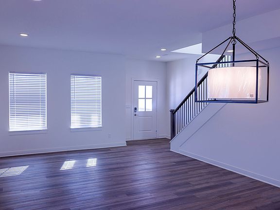 4th image of 20011 Cornice St