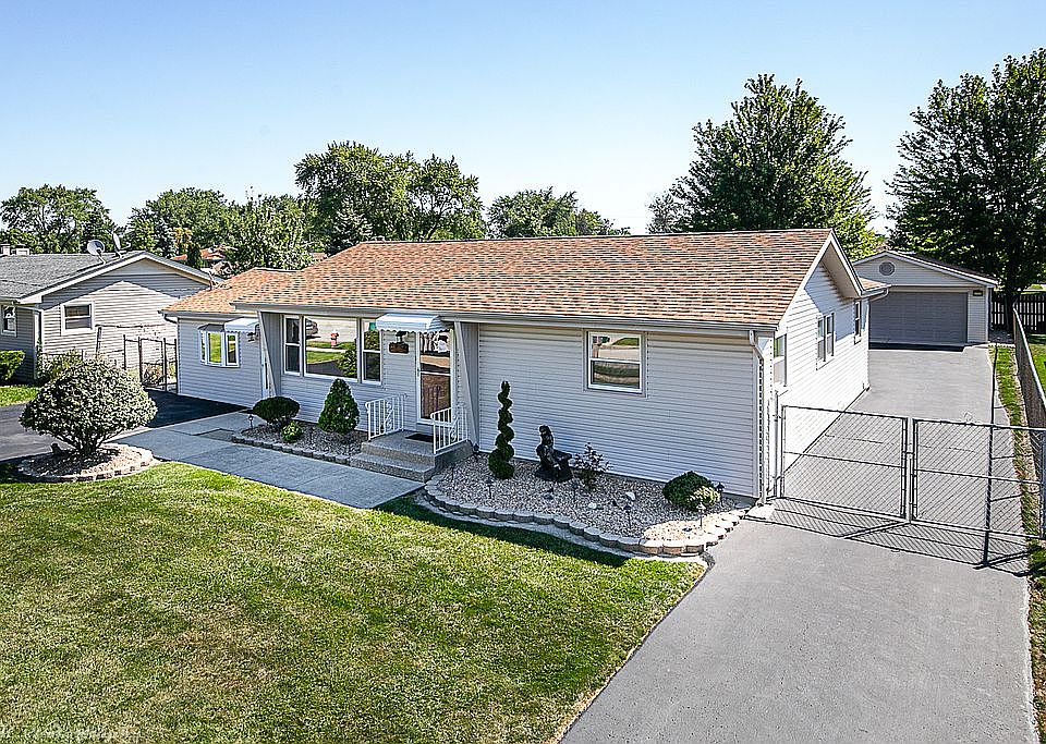 1st image of 8623 Leclaire Ave