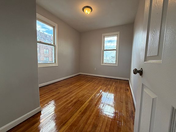 4th image of 49 Lembeck Ave #2