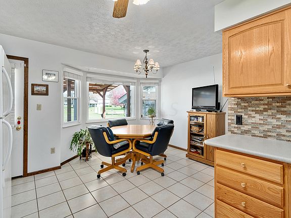 5th image of 13854 Cobblestone Ln NW