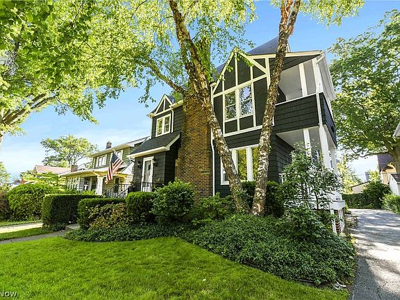 2nd image of 1567-1569 Parkwood Rd