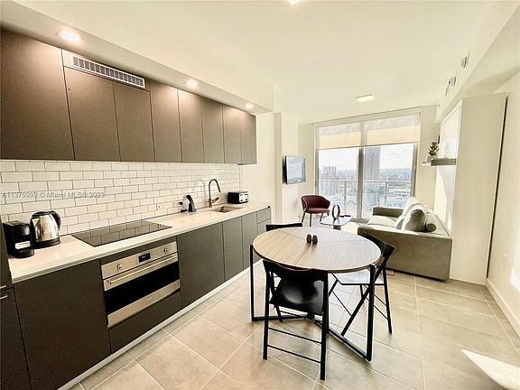 4th image of 227 NE 2nd St Unit 2905