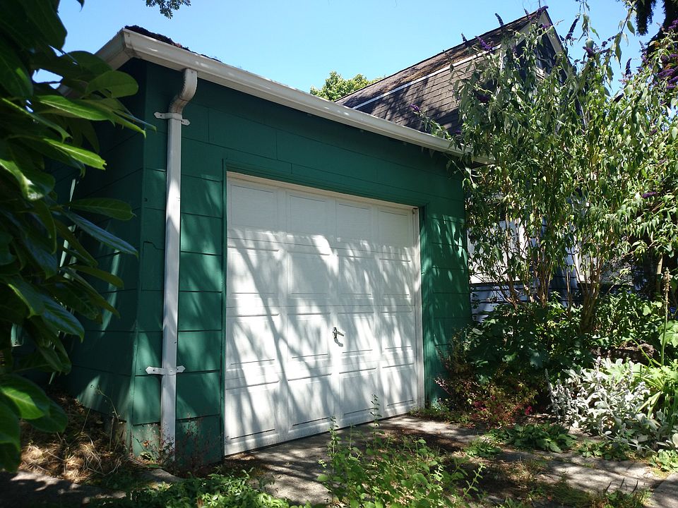 1st image of 2002 10th Ave E