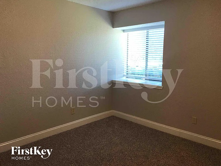1007 Creighton Ct — Photo 13