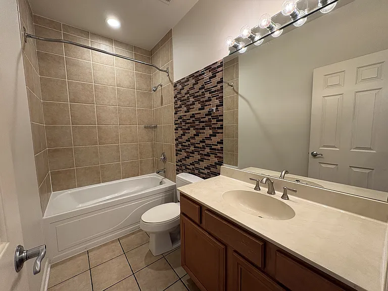 3rd floor bathroom (#1)