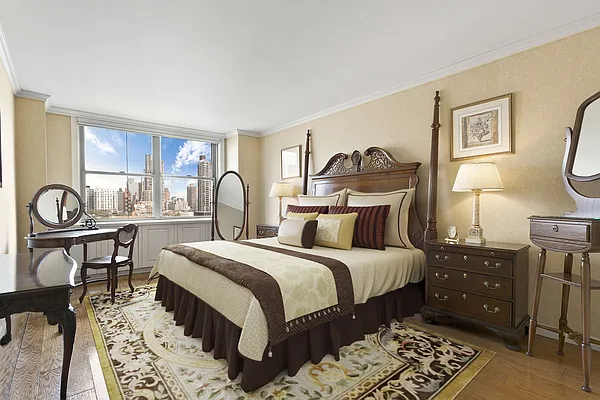 Sold by Compass | media 4