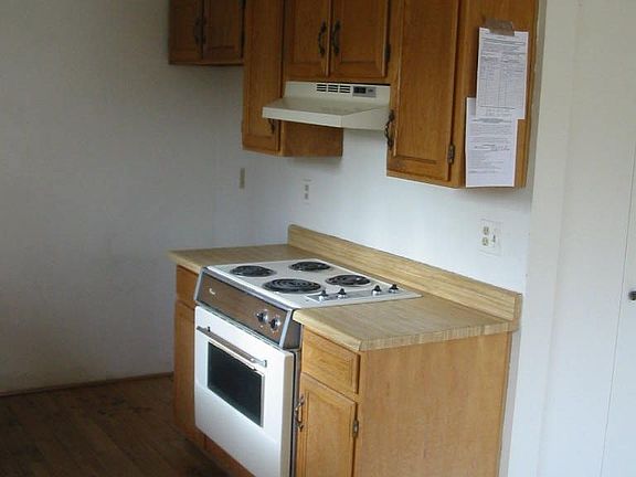 3rd image of 8834 W 86th Dr